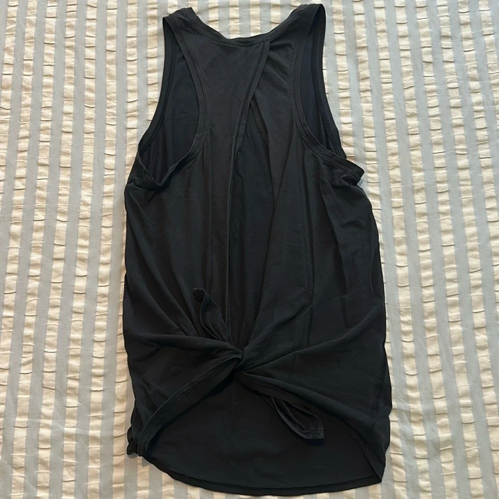 Lululemon All Tied Up tank black size 4 - Picture 4 of 4